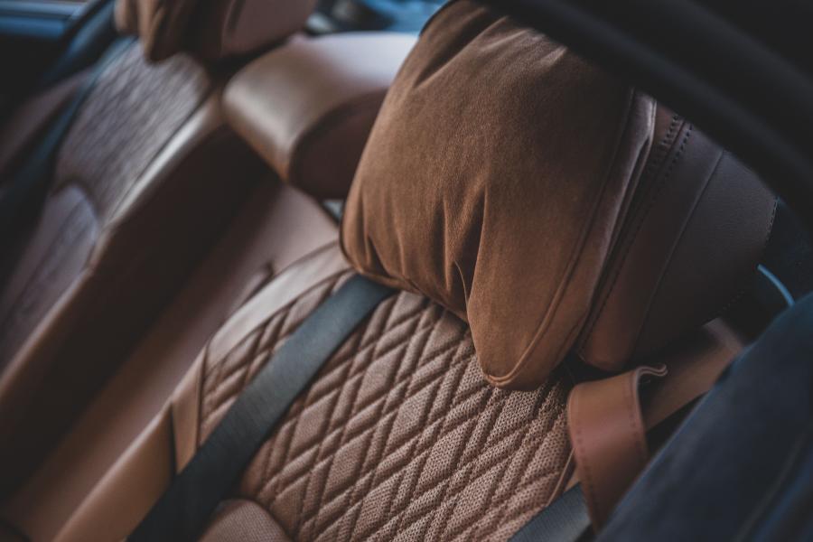 Детали интерьера BMW 745e (G11) 2019 года  (WW) (фото 27 из 31)